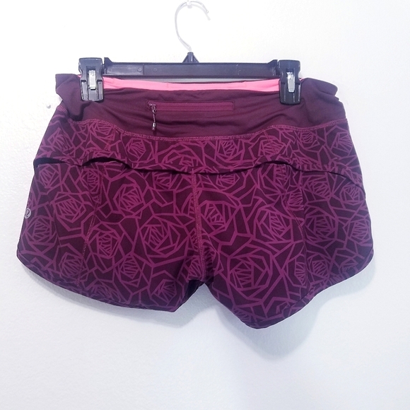 Lululemon | Speedway 2.5" Inseam Shorts size 6‎ - Picture 4 of 9